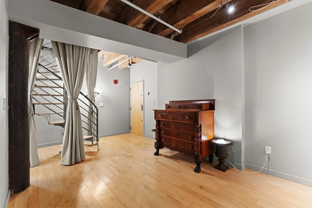 8 Newcomb, South End