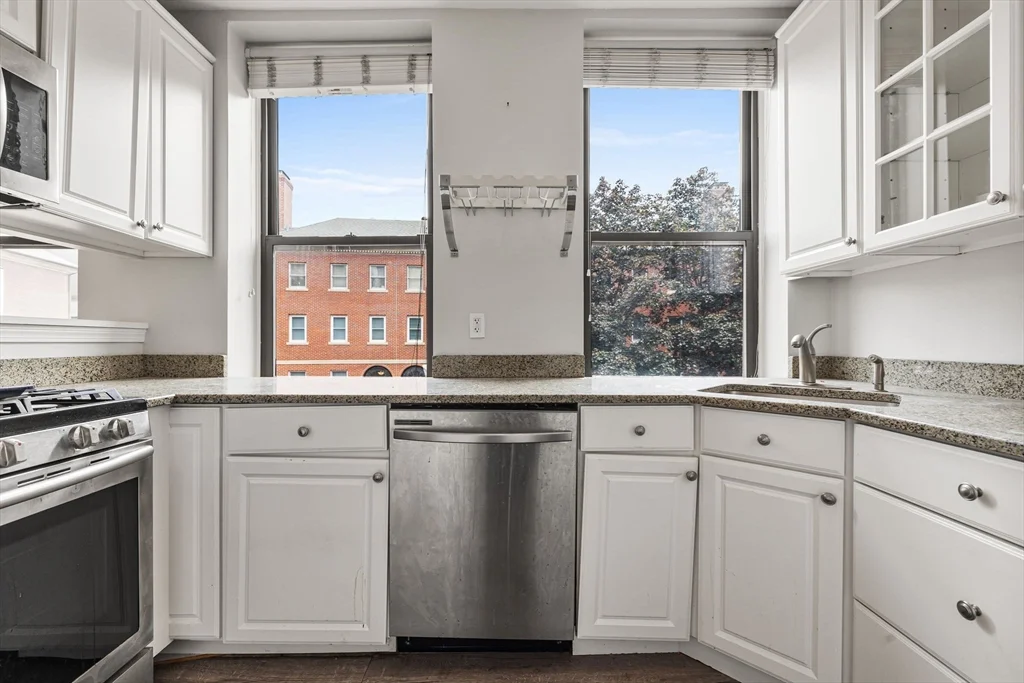 30 Main St, Charlestown