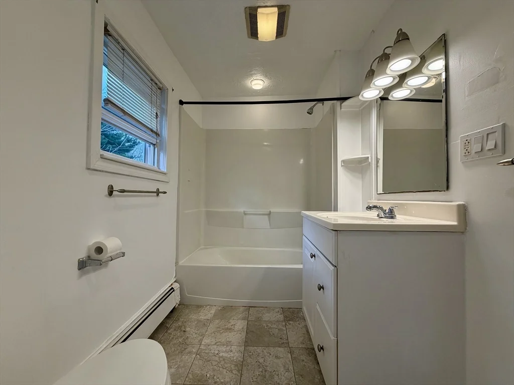 98 W Spring St, Avon