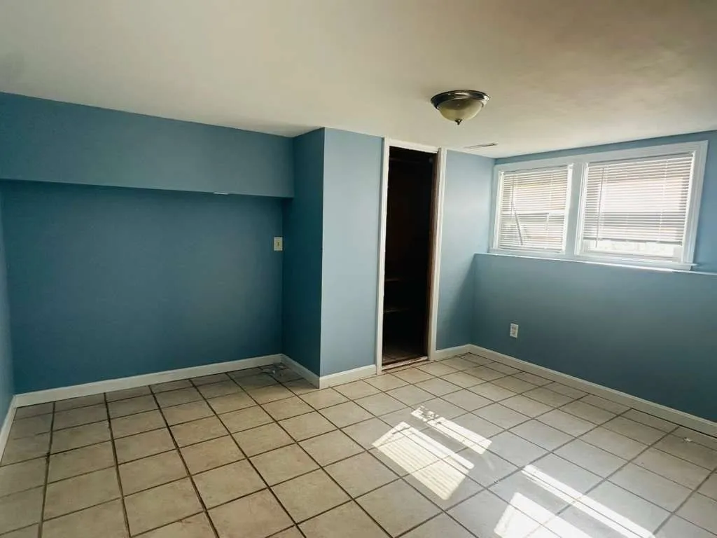 63 Mcgarvey Rd, Stoughton