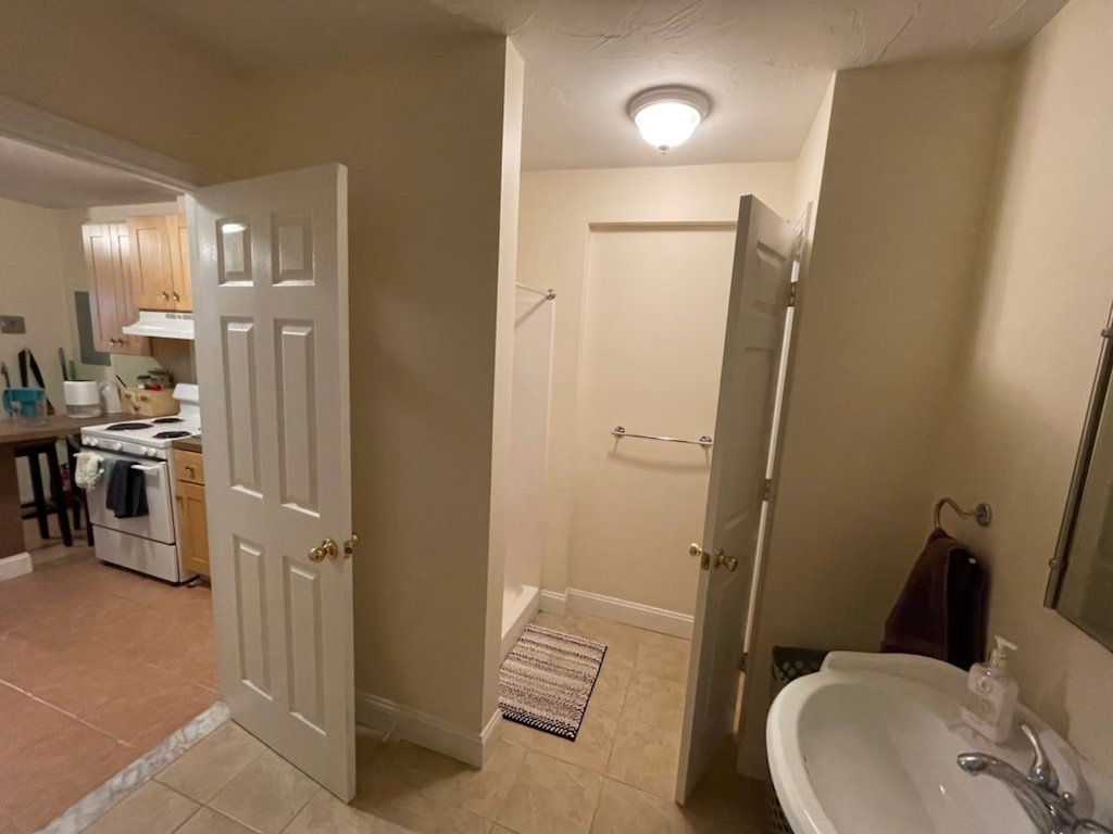 883 Huntington Ave, Mission Hill