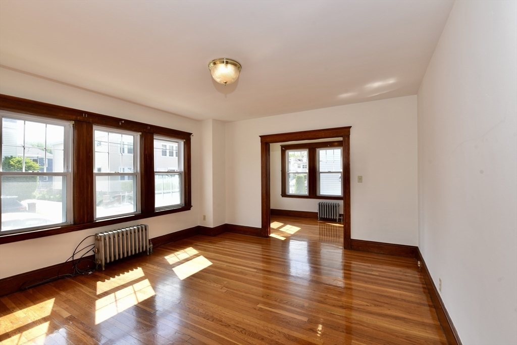 7 Charme, Roslindale
