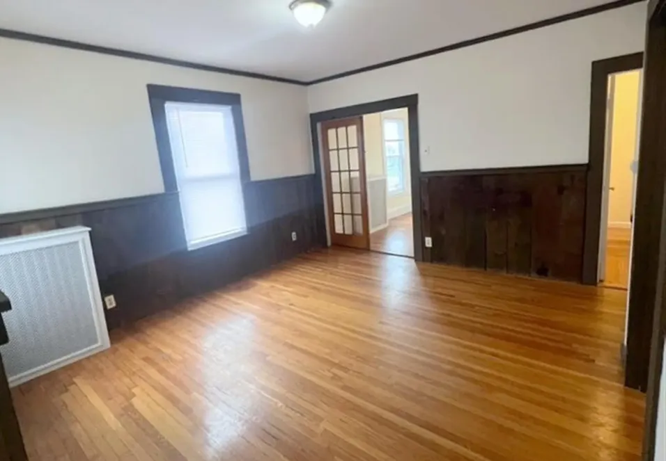 550 Broadway, Magoun Square