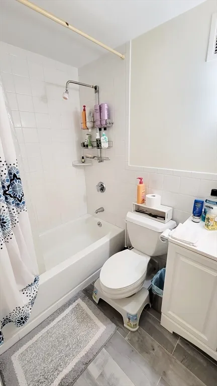 118 Centre St, North Brookline