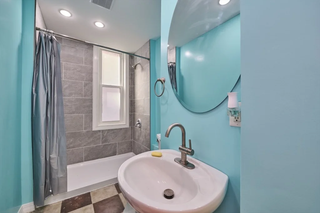 19 Whittier St, Lynn