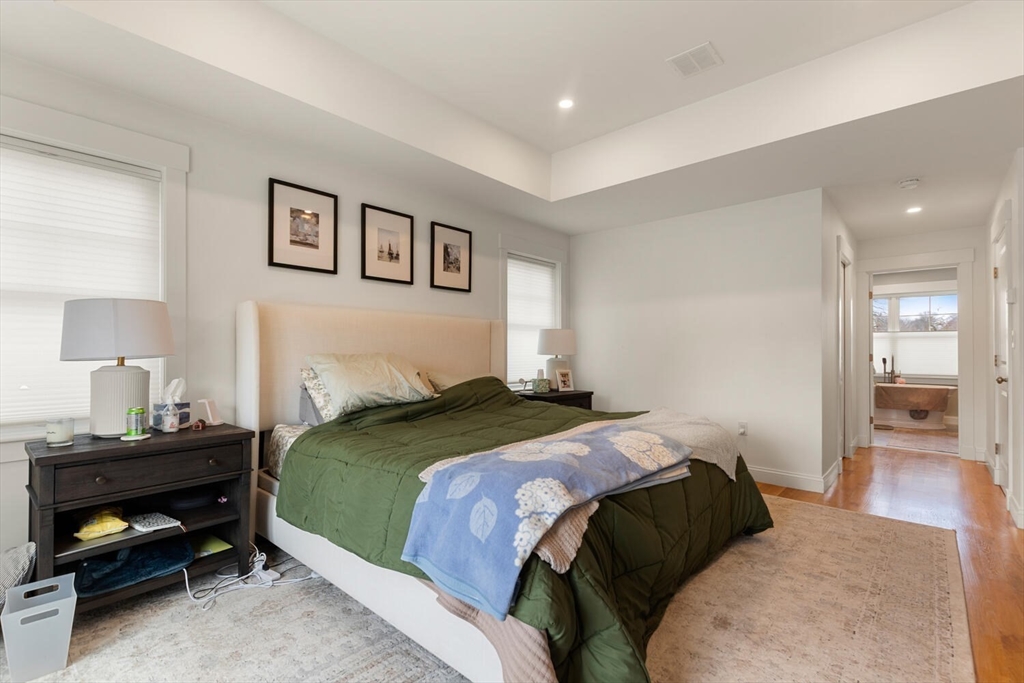 40 Foley Beach Rd, Hingham