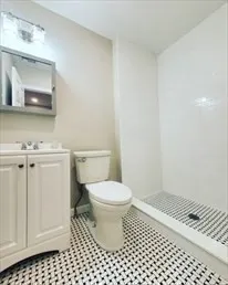 242 Newbury St, Back Bay