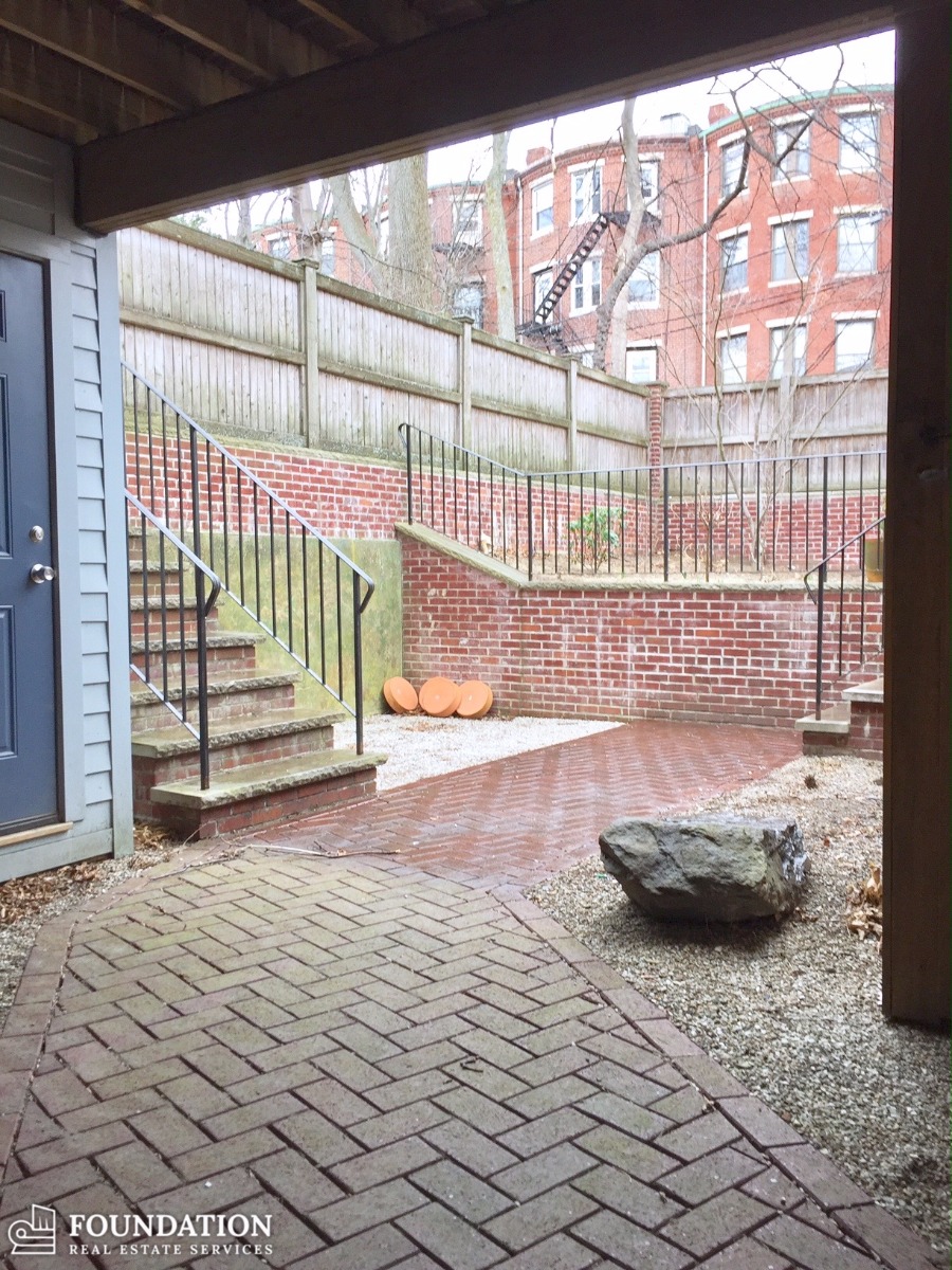 1 bed, 1 bath apartment for rent at 74 Monmouth St Unit A, Longwood — photo 13 of 16