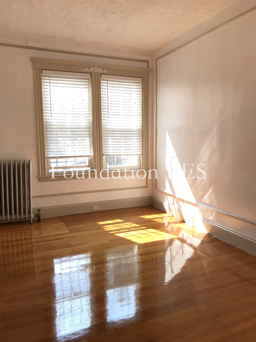 3 bed, 1 bath apartment for rent at 138 Sutherland Rd Unit 3, Brighton — photo 7 of 11