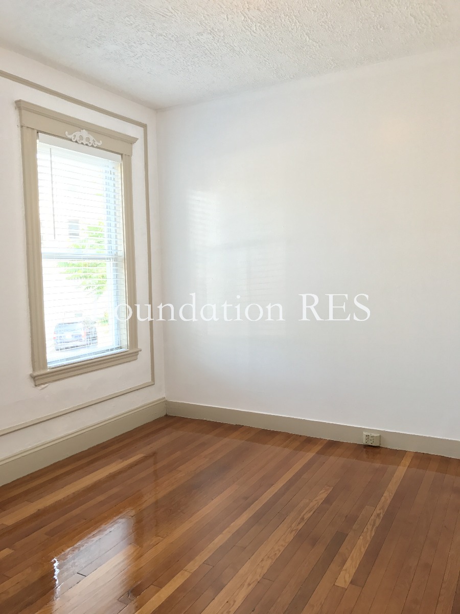 3 bed, 1 bath apartment for rent at 138 Sutherland Rd Unit 3, Brighton — photo 11 of 11