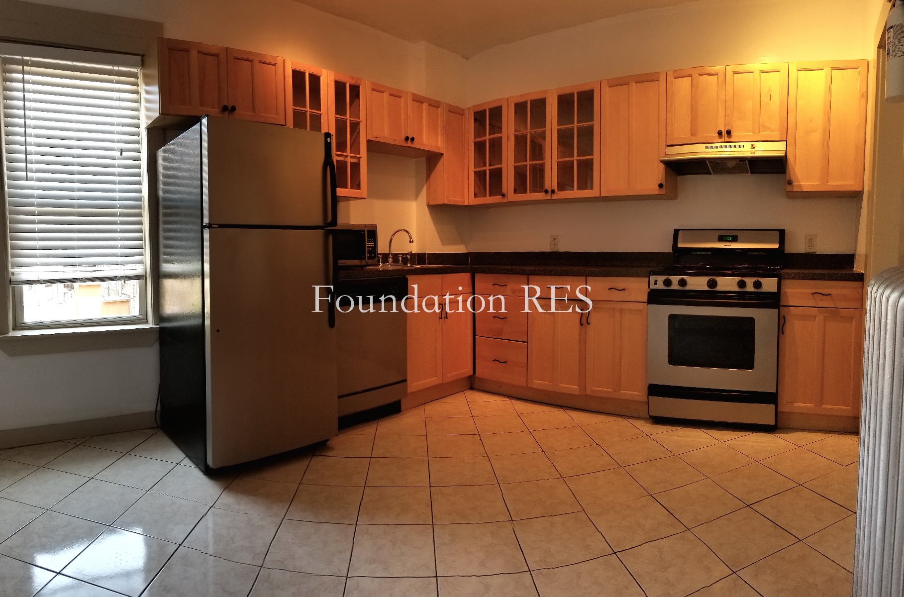 3 bed, 1 bath apartment for rent at 138 Sutherland Rd Unit 3, Brighton — photo 2 of 11