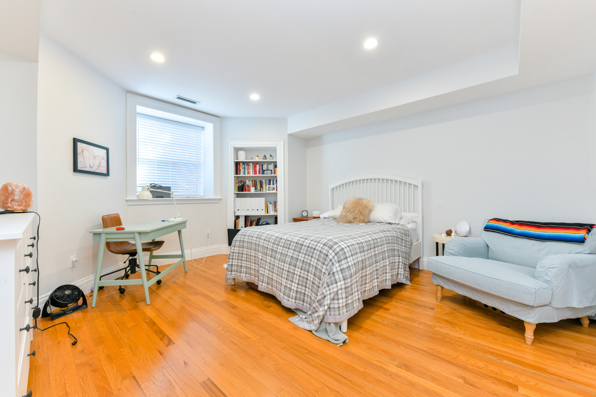 1 bed, 1 bath apartment for rent at 74 Monmouth St Unit A, Longwood — photo 4 of 16