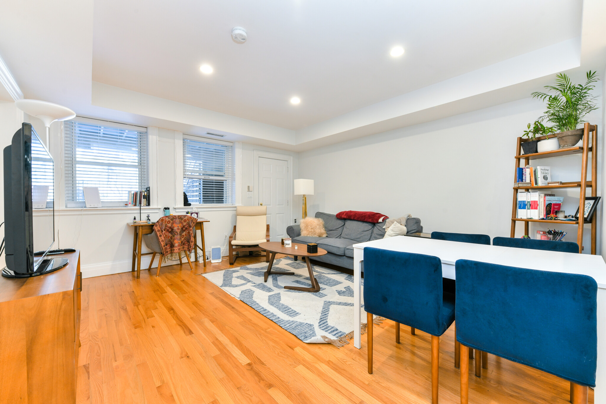 1 bed, 1 bath apartment for rent at 74 Monmouth St Unit A, Longwood — photo 2 of 16