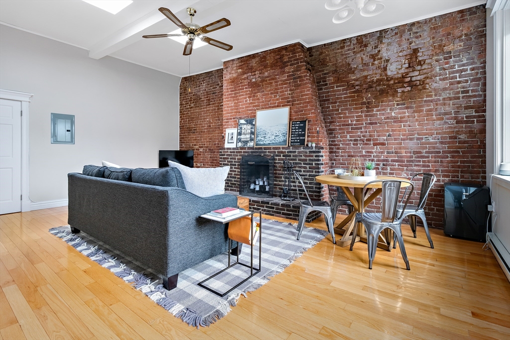 127 Marlborough St, Back Bay