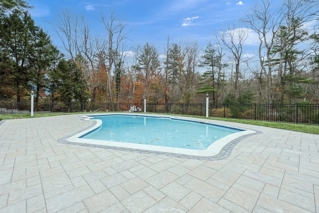 54 Spywood Rd, Sherborn