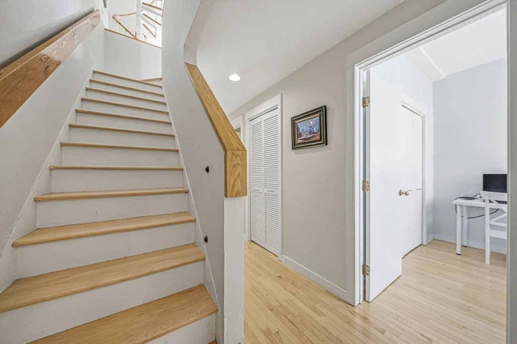 20 Ship Ave, Glenwood