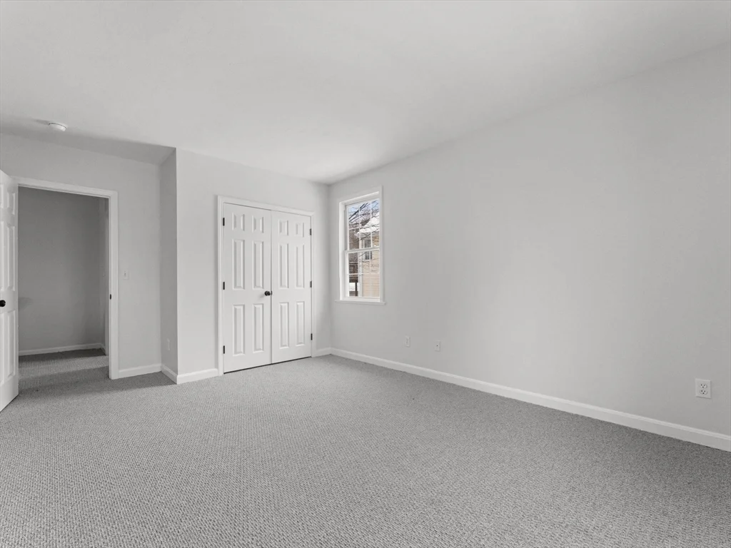 28 Crestview Dr, Westborough