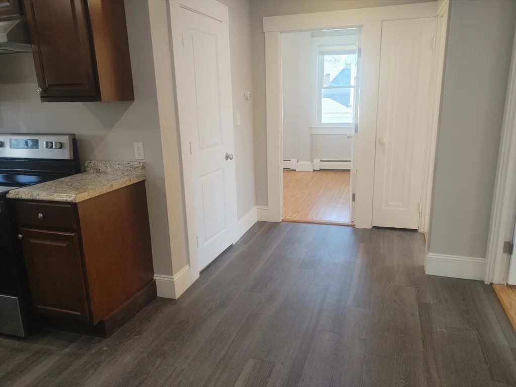 16 Wall St, Foxboro