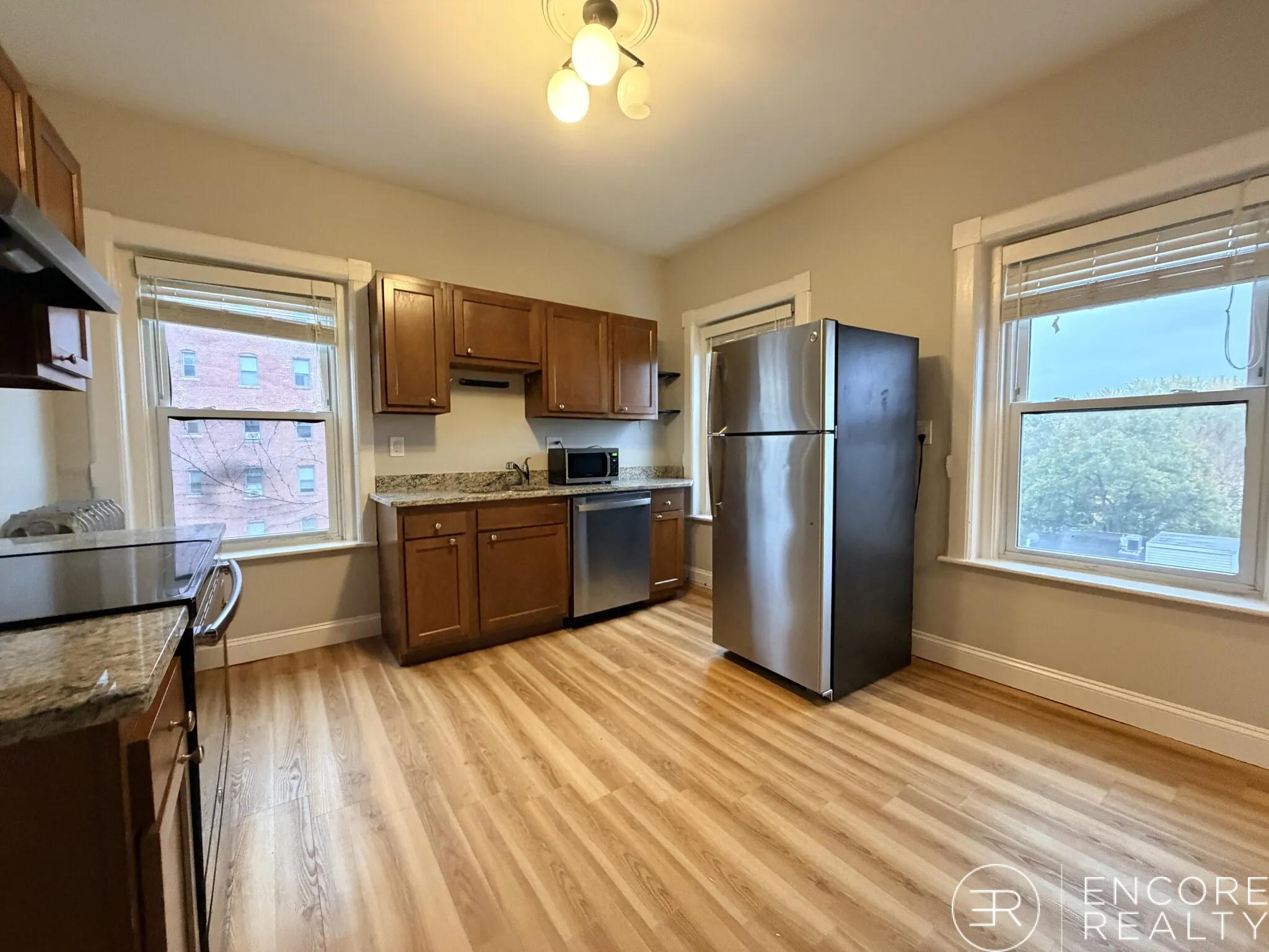 900 Massachusetts Ave, Riverside