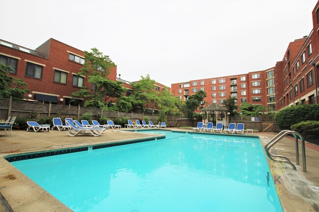 85 Brainerd Rd, Brighton