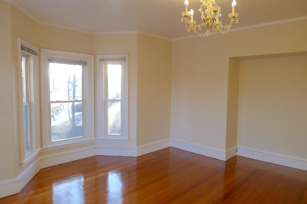 77 Hartford St, Newton Highlands