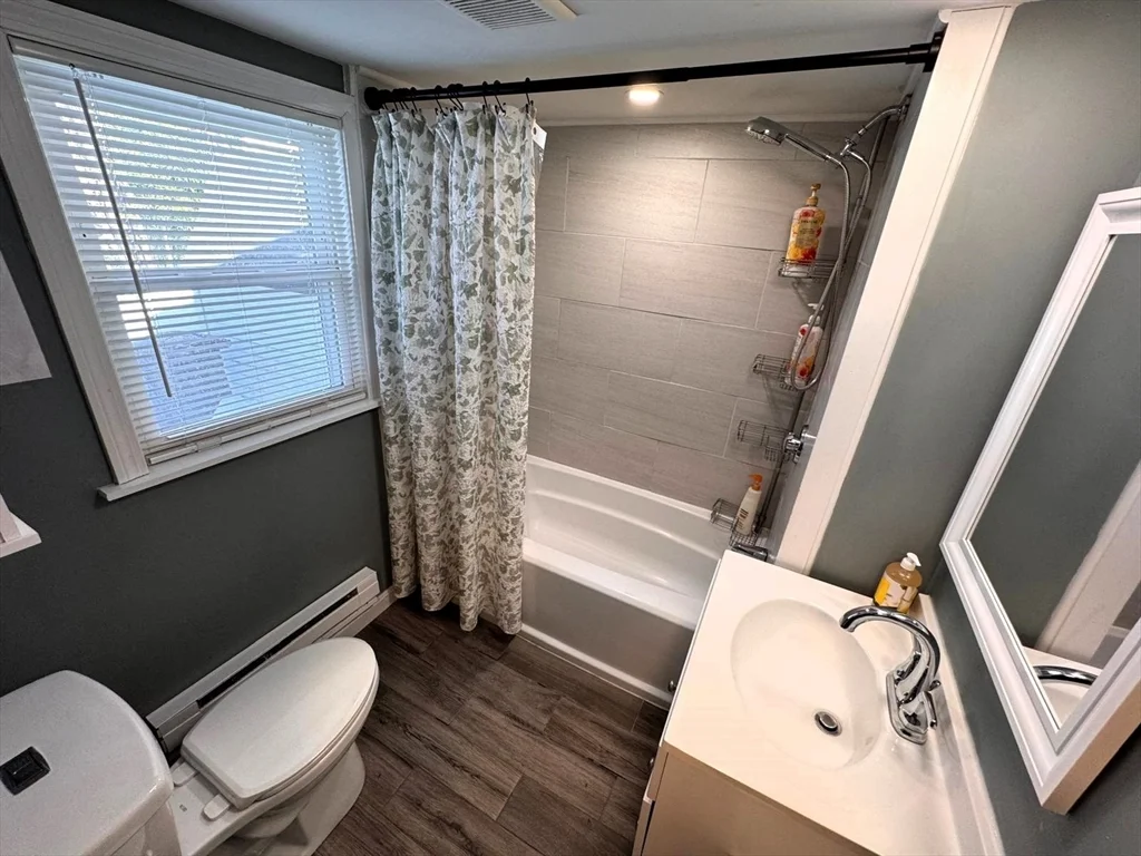 60 Cedar St, Waltham