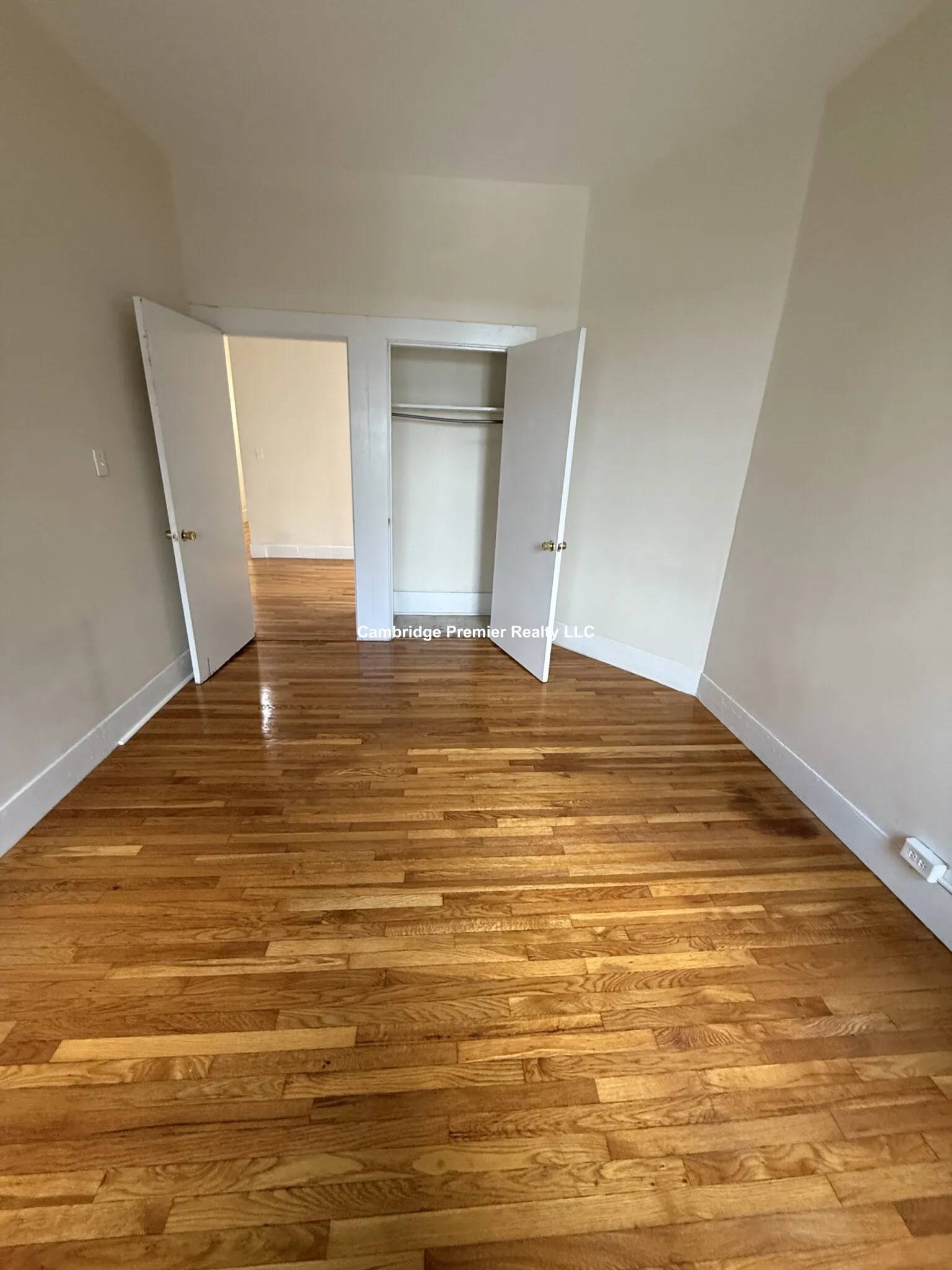 891 Massachusetts Ave, Mid-Cambridge