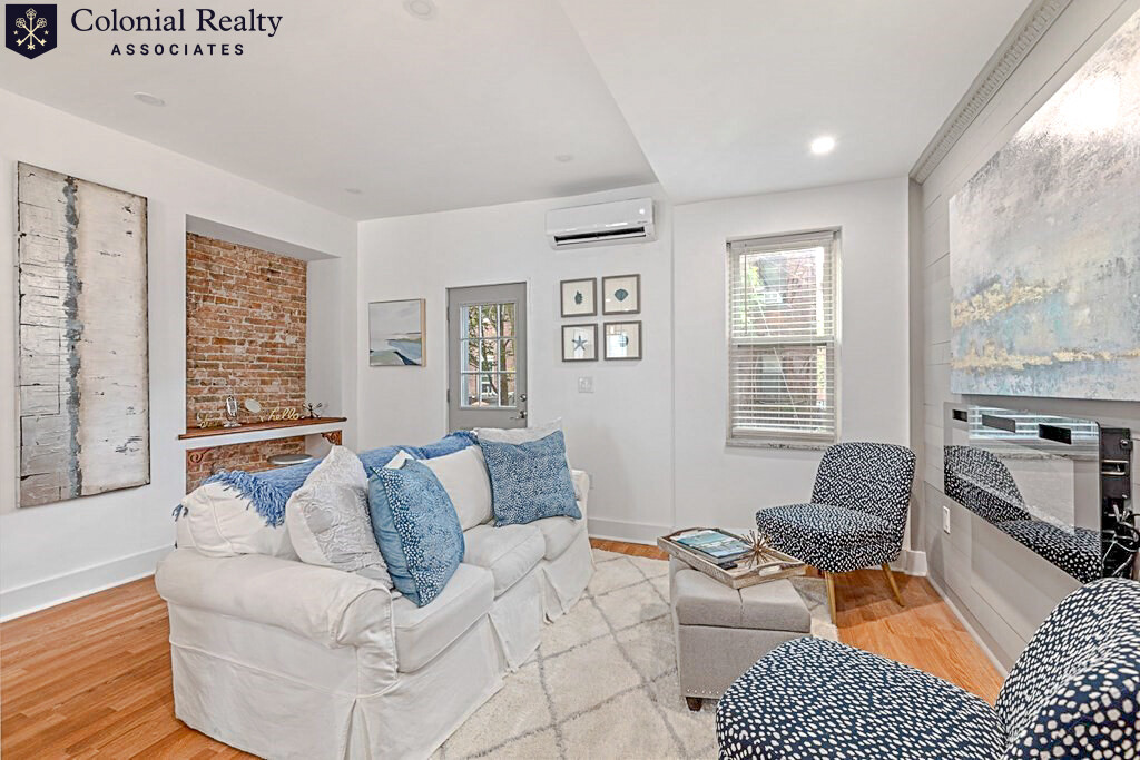 27 Swallow St, South Boston