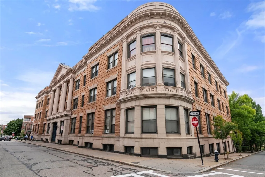 9 Sewall Ave, Coolidge Corner