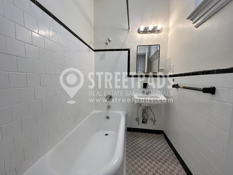 2 Ware St, Mid-Cambridge