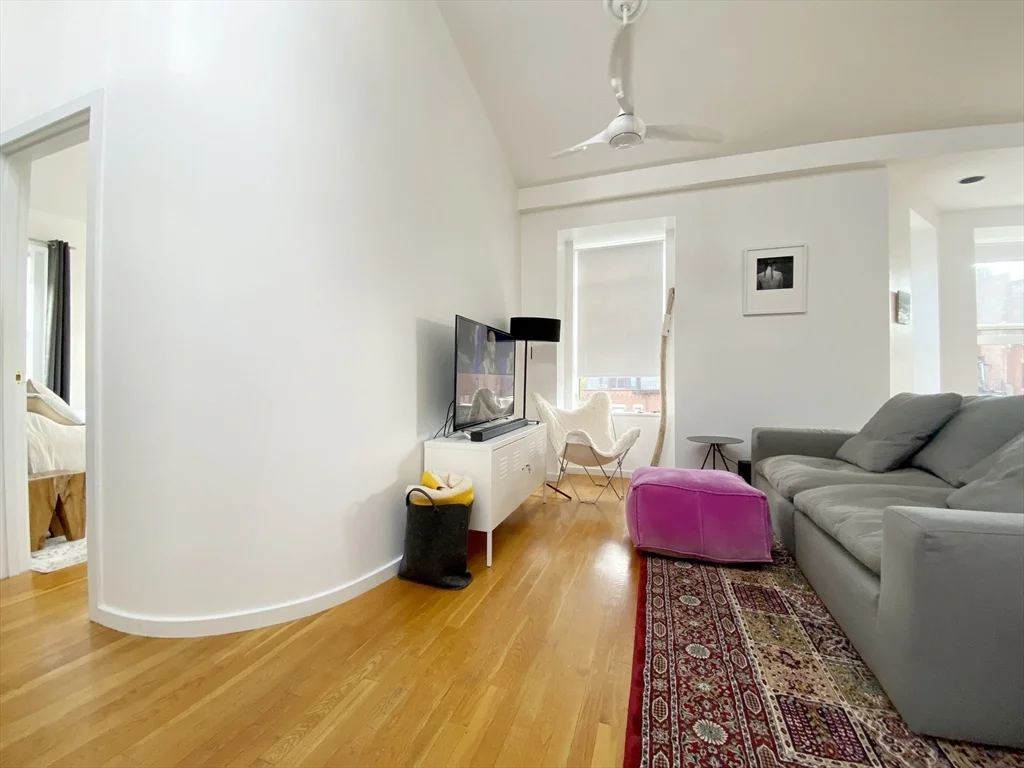 363 Marlborough St, Back Bay