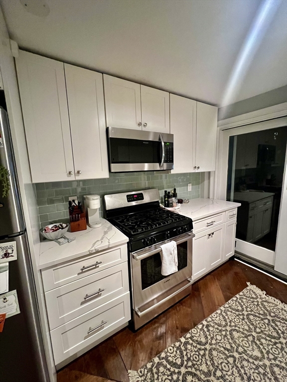 209 W 3rd St, South Boston