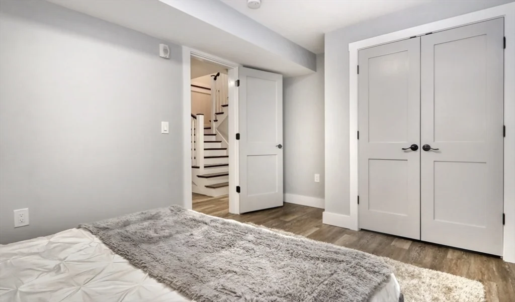 15 W Bellflower, Dorchester