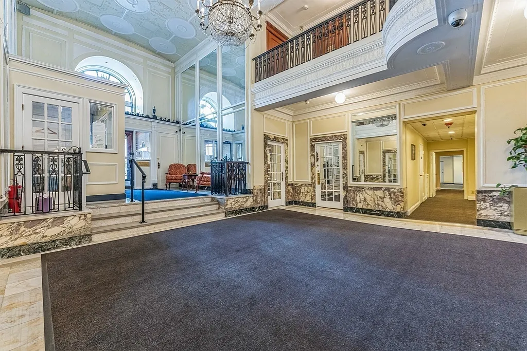 466 Commonwealth Ave, Back Bay