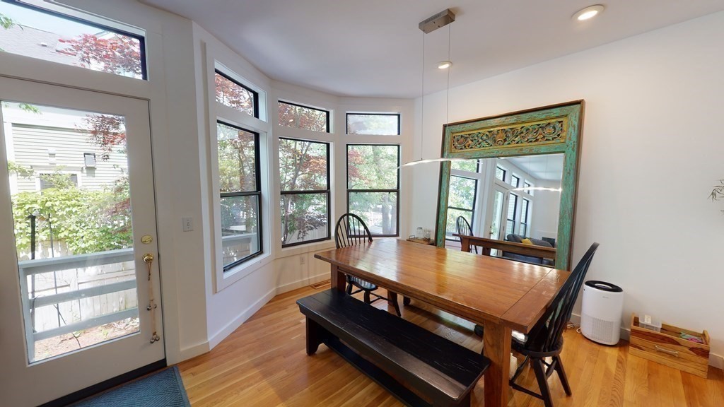 15 Roberts Rd, Harvard Square