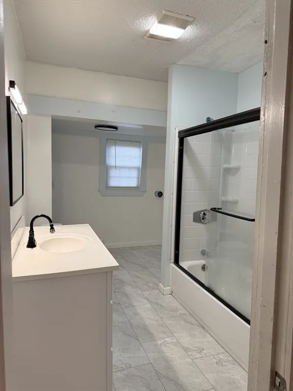 89 Spruce St, Winchendon