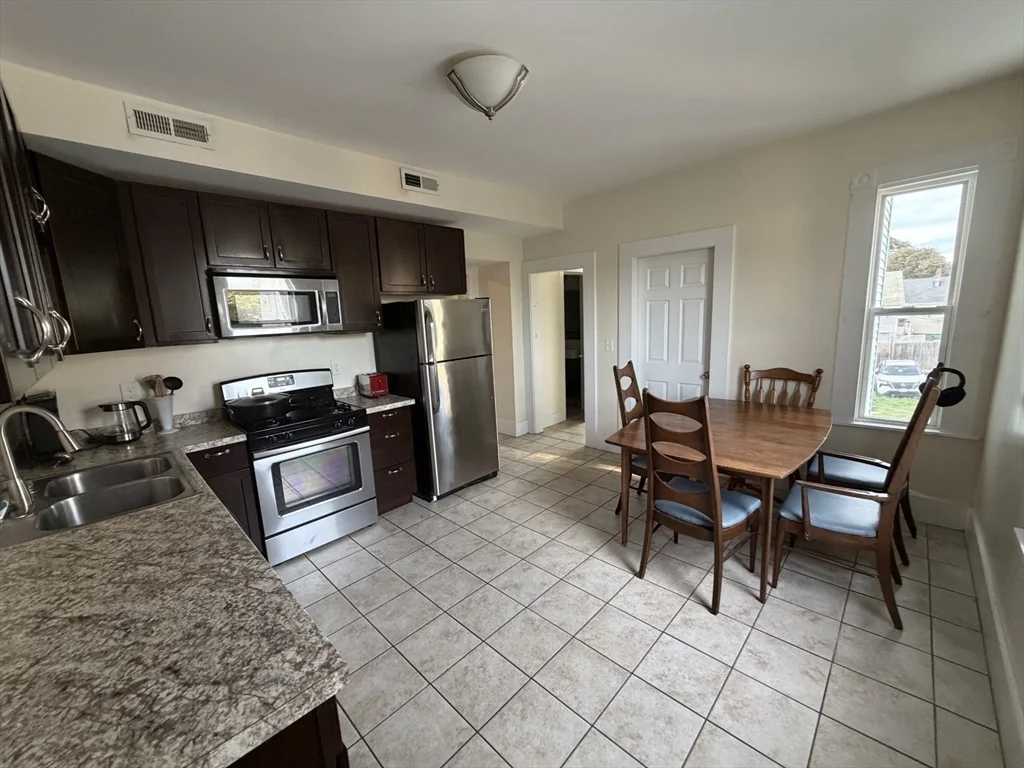 11 Francis, Oak Grove