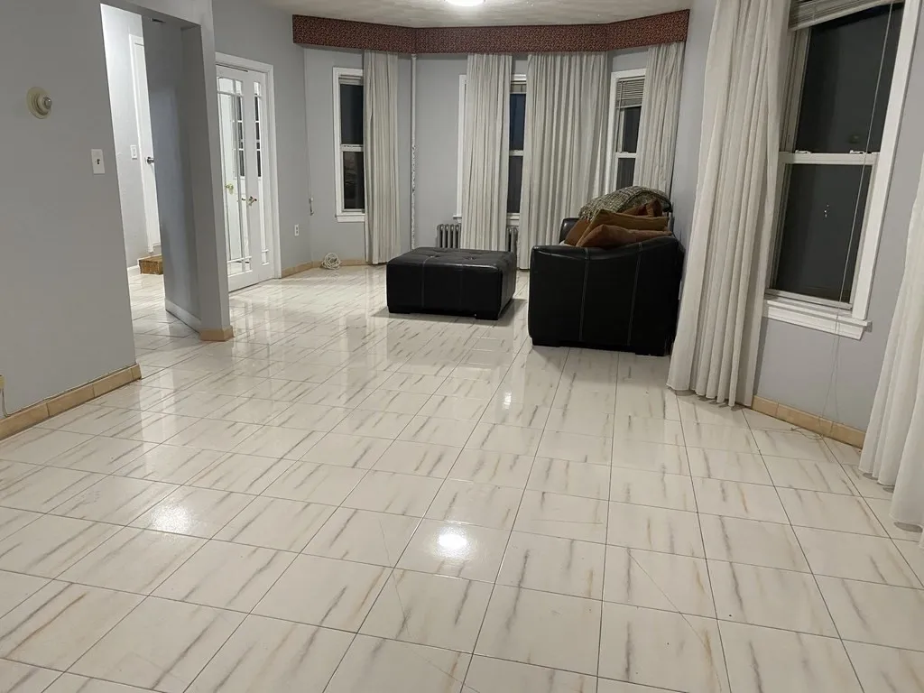 18 Walnut Rd, Winter Hill