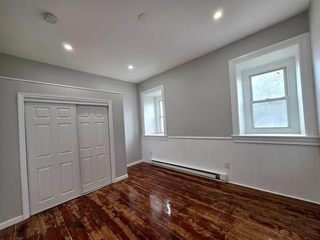 5 Beacon St, Clinton