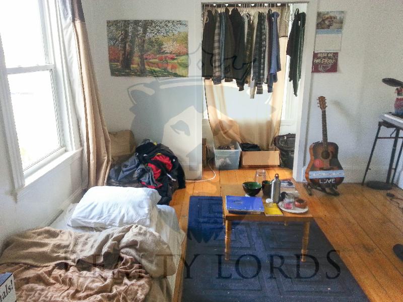 3 bed, 1.5 bath apartment for rent at 15 Higgins St Unit 2, Allston — photo 4 of 17