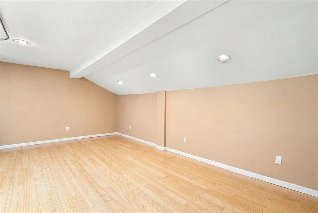 148 F St, South Boston