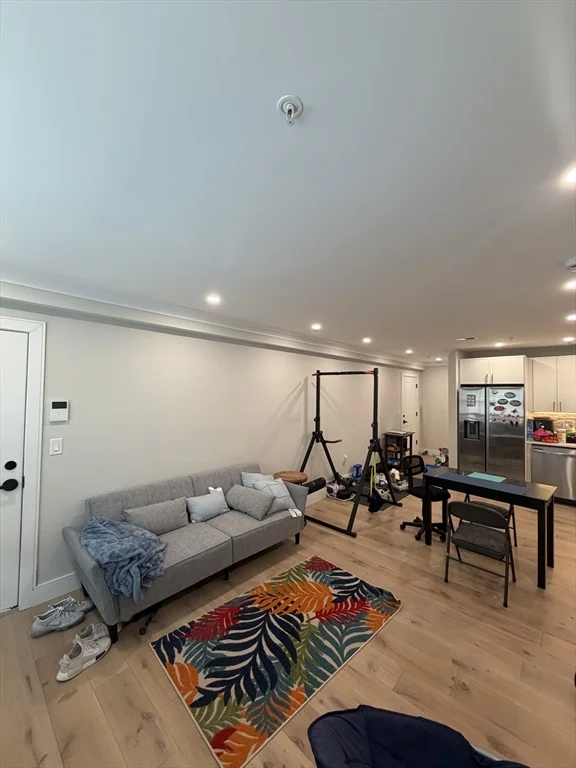 9 Everett St, Allston