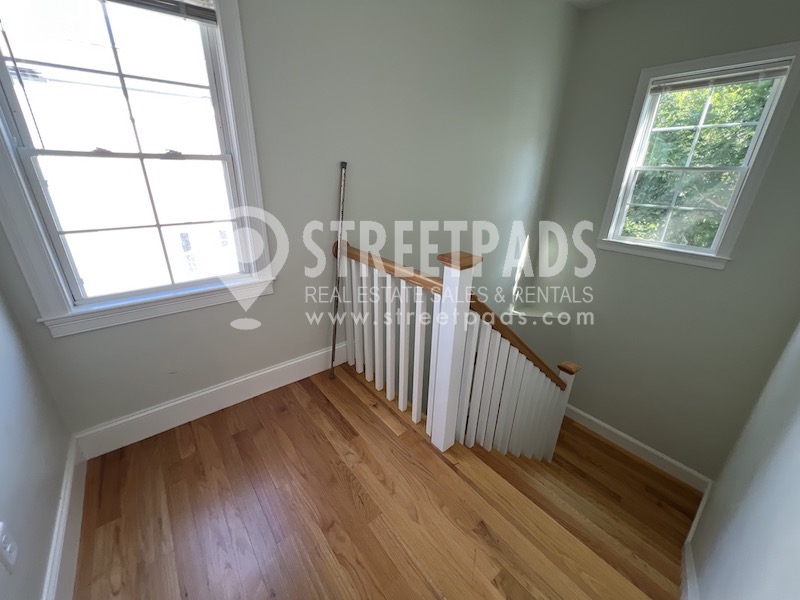 8 Islington St, Allston