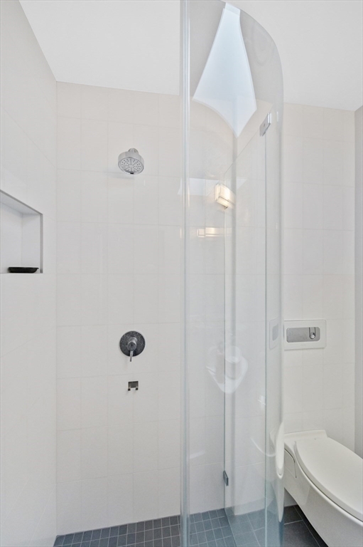 208 Windsor St, The Port