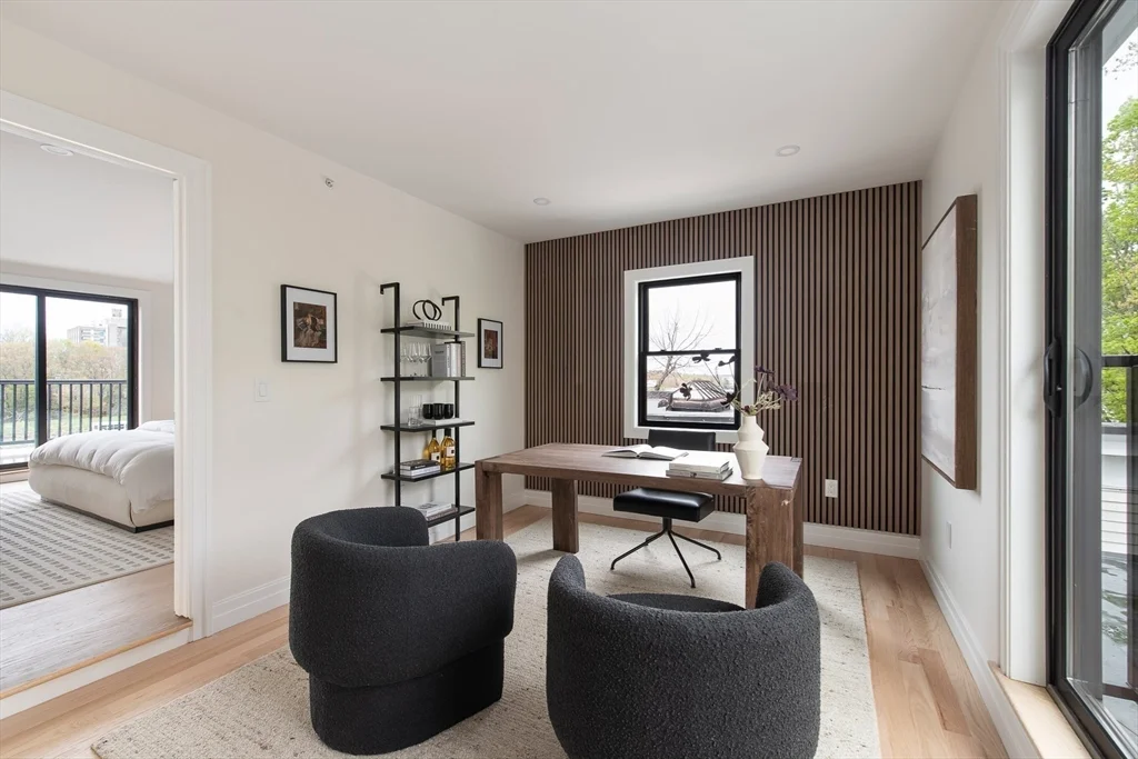 72 Hyde Park Ave, Jamaica Plain