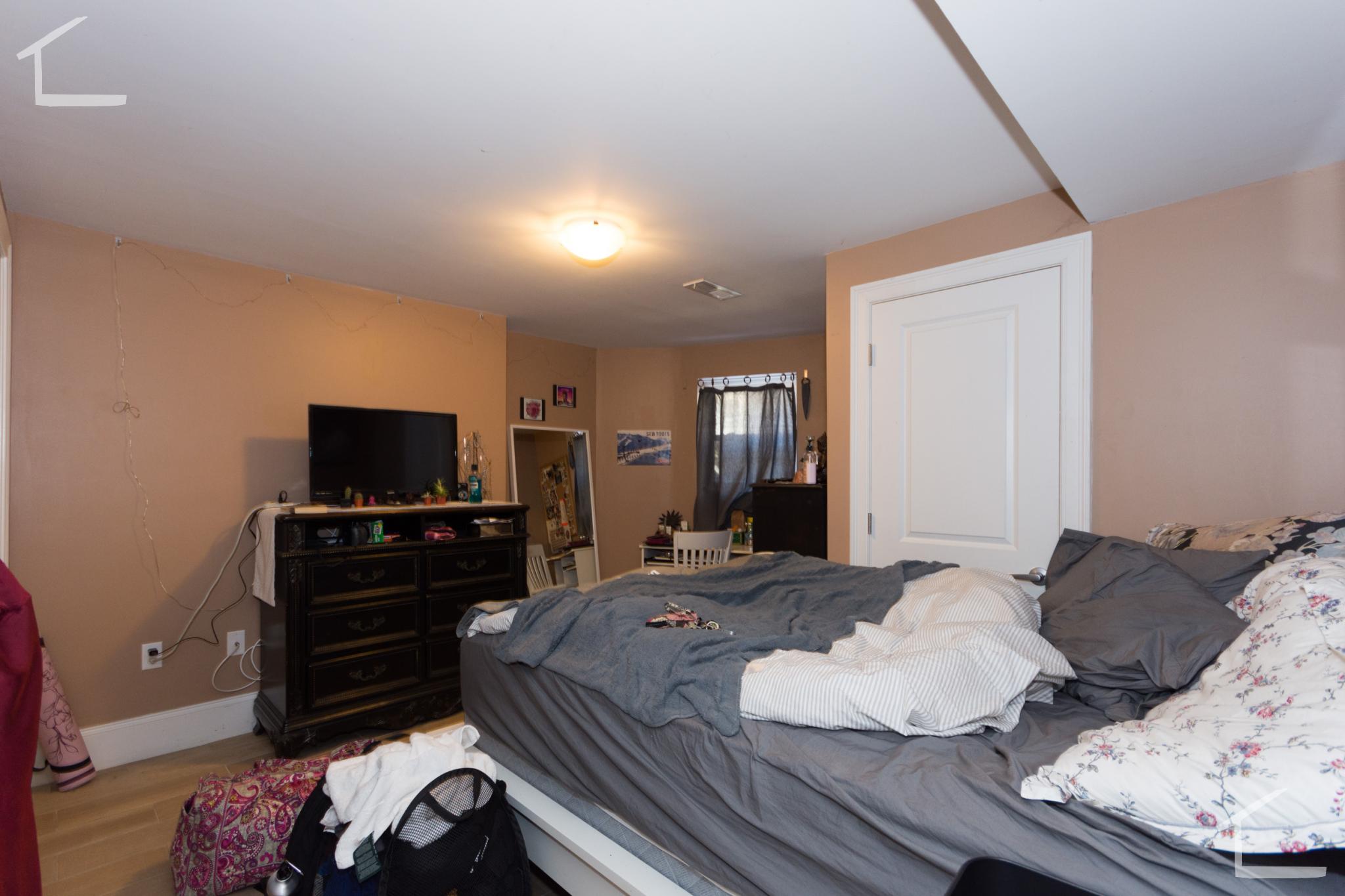 3 bed, 2 bath apartment for rent at 15 Saint Lukes Rd Unit B, Allston — photo 16 of 17
