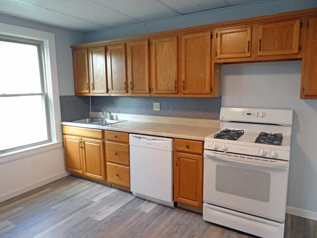 14 Elm St, Middleboro