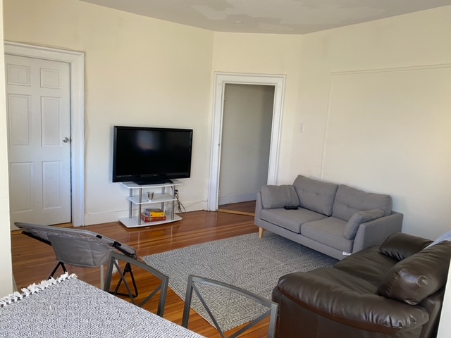 5 bed, 1 bath apartment for rent at 622 Columbus Ave Unit 2, South End — photo 9 of 19