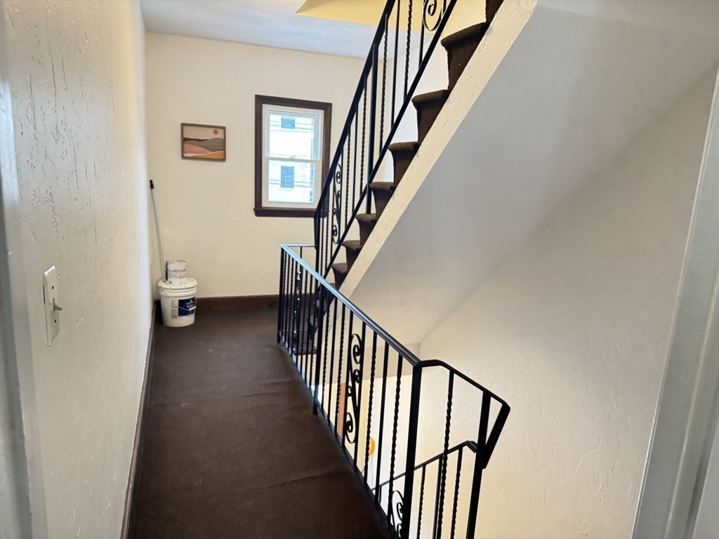 13 Murray Ave, Roxbury