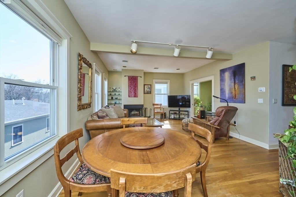 118 Trowbridge St, Harvard Square